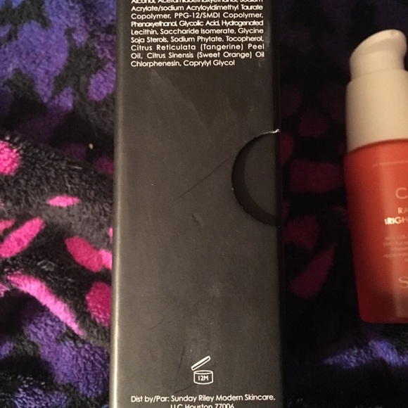 Sunday Riley C.E.O. Rapid Flash Brightening Serum - Picture 4 of 5